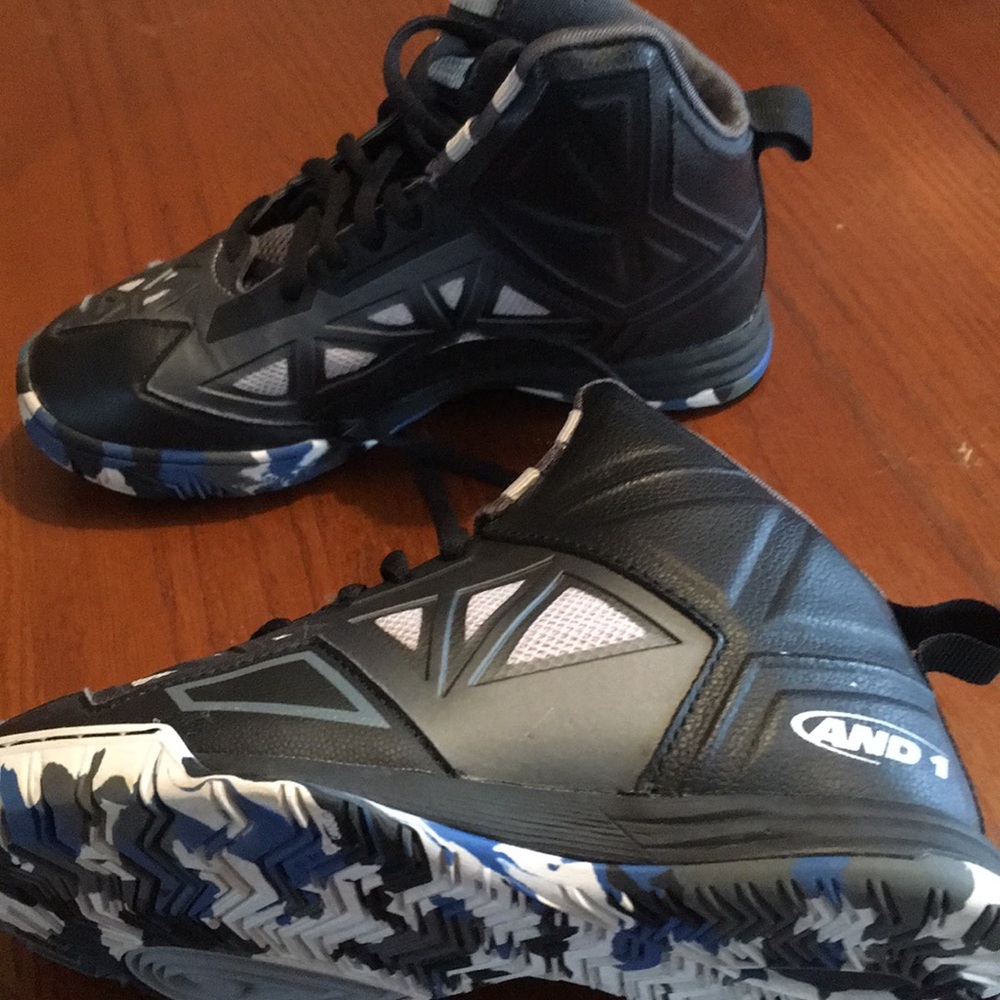 Boys sneakers